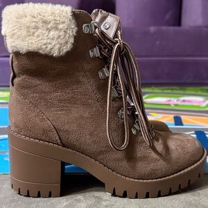TOP Moda Brown Lace Up Boots with Fur Trim